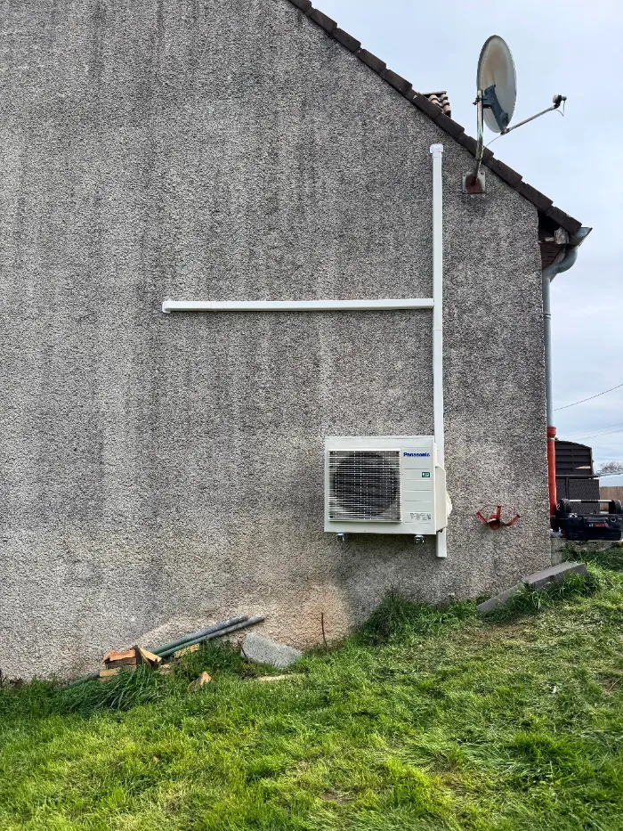 Installation climatisation Panasonic unité intérieure — ARENERGIE Chasselay
